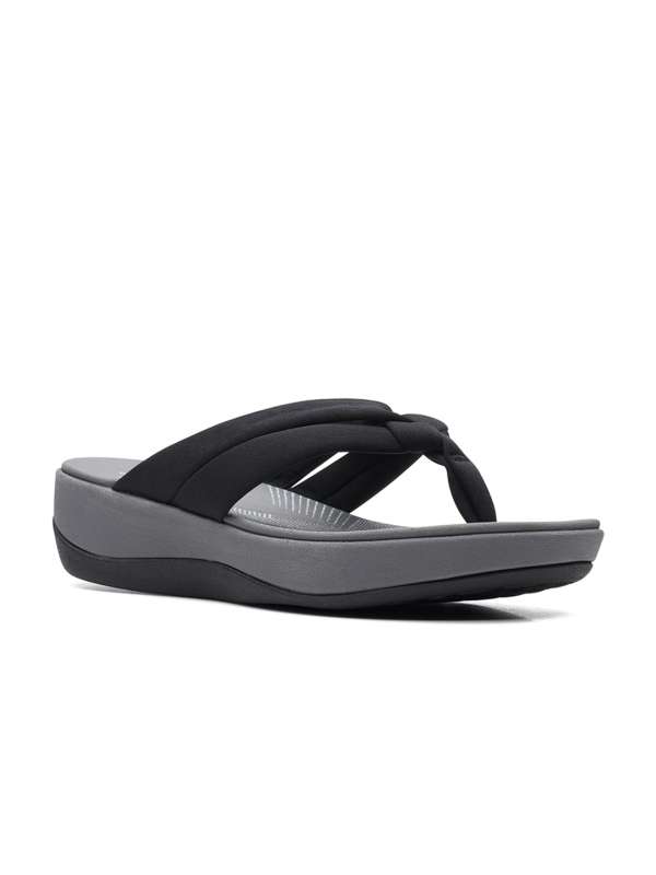 Clarks Black Solid Open Toe Flats Buy Clarks Black Solid Open