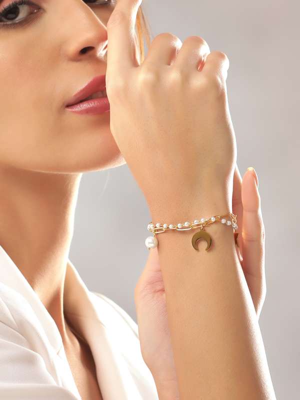Latest top hand bracelet