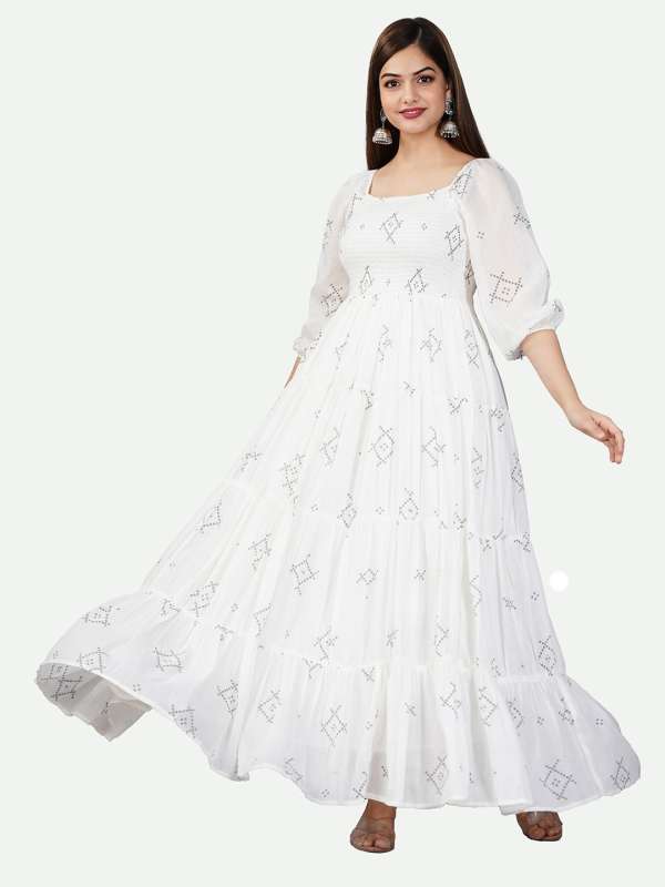 White Georgette Gown With Wine Dupatta
