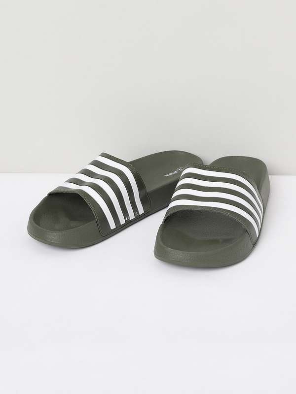 Max Footwear Men Flip Flops - Buy Max 