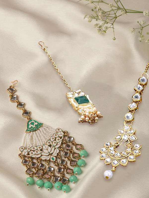 Green kundan maang store tikka
