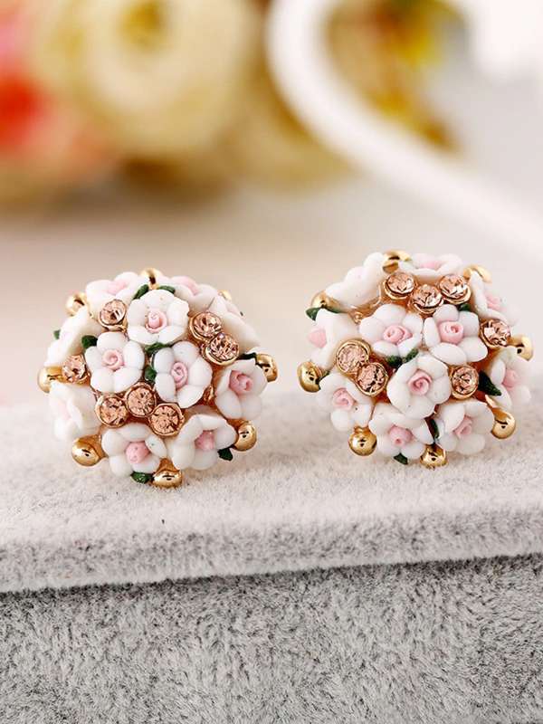 Earrings below hotsell 200