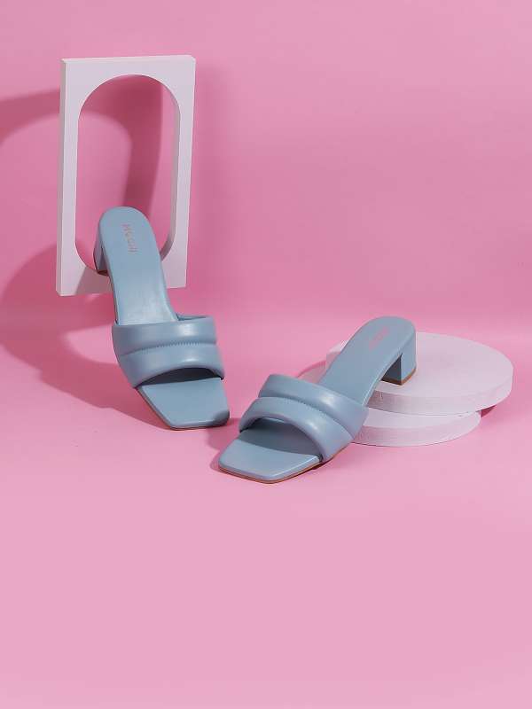 Blue dress 2025 sandals low heel