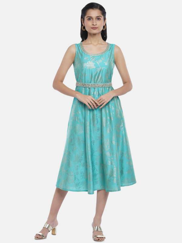 Pantaloons clearance online dresses