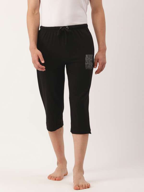 Nike deals capri shorts