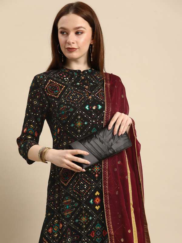 Buy Black Kurtis & Tunics for Women by AAYUMI Online