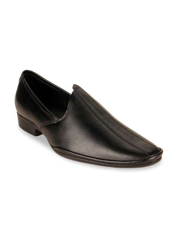 Myntra kolhapuri chappals discount