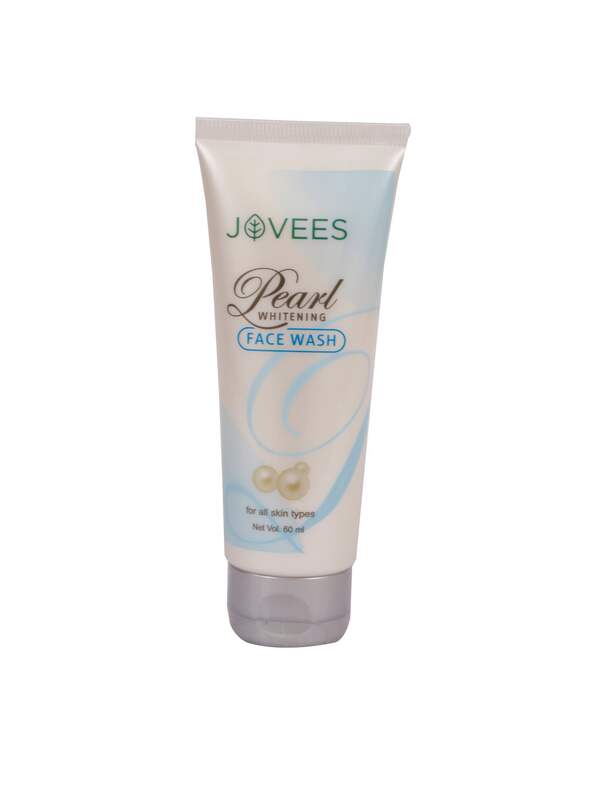Jovees Sandalwood Protection Day Cream SPF 20: Buy jar of 50 gm Cream at  best price in India | 1mg