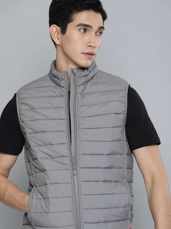 levis sleeveless jacket
