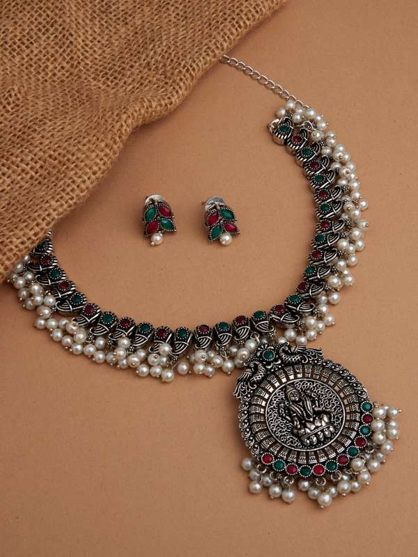 Metal necklace set deals