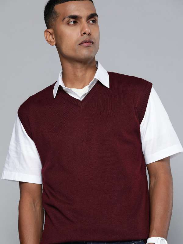 Men Maroon Solid V Neck Sweater