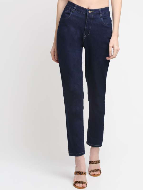 Dark blue jeans on sale and white shirt