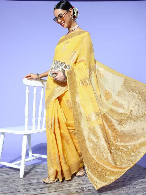 Ethnic saree best sale look