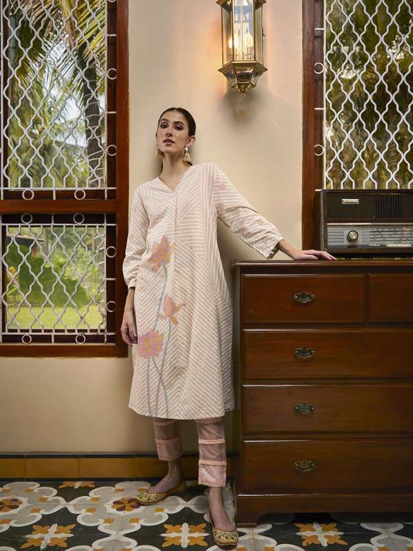 Robe beige deals nude