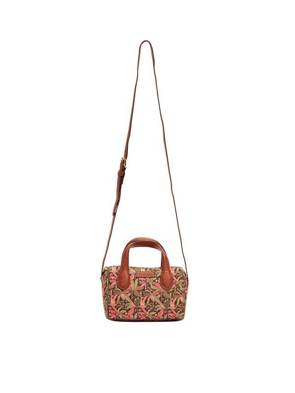 Chumbak handbags shop