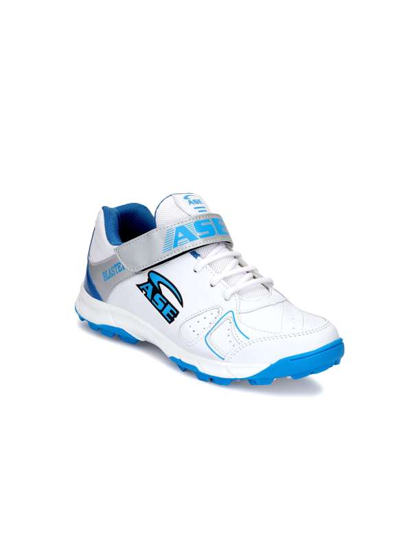 Cricket spike shop shoes myntra