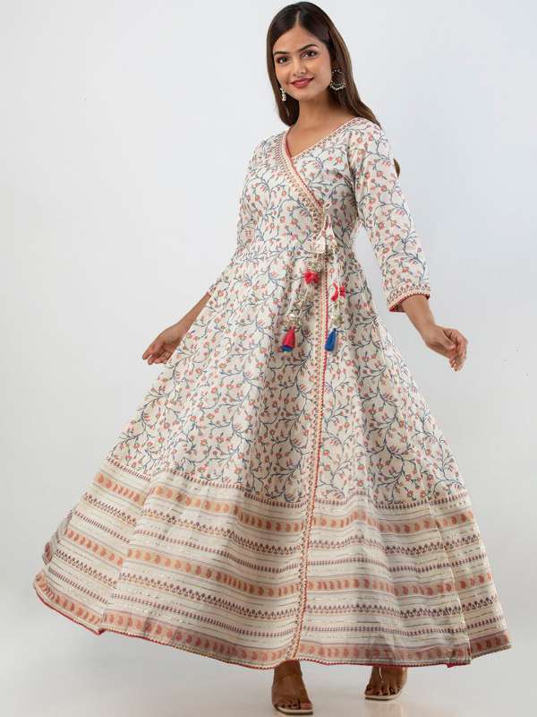 White sale anarkali myntra