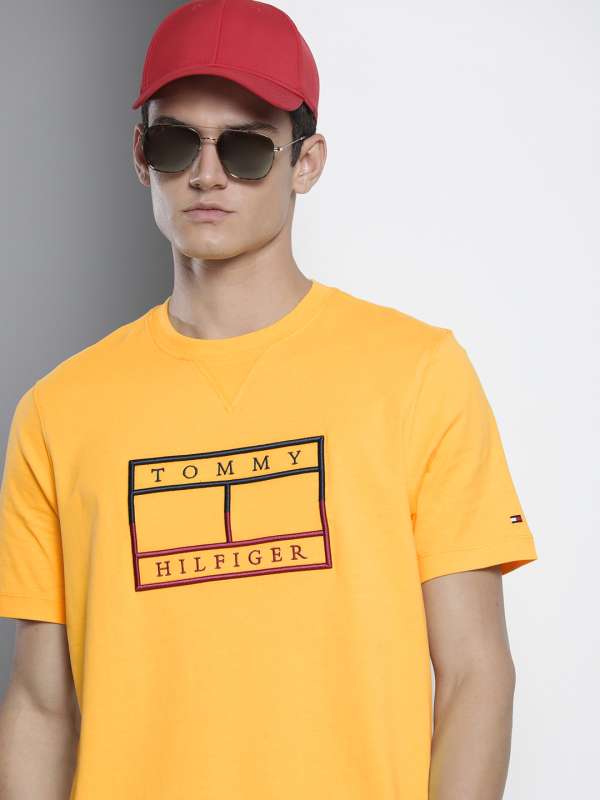 Tommy hilfiger shop yellow t shirt