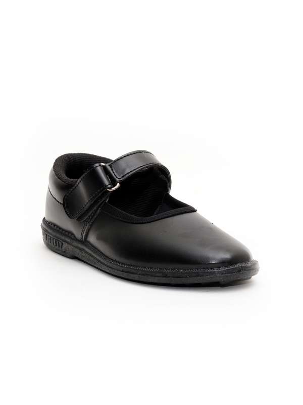 Shoes below 500 rupees top