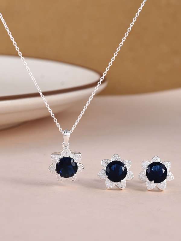 Myntra online pendant set