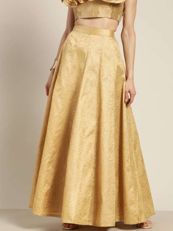 long gold skirt
