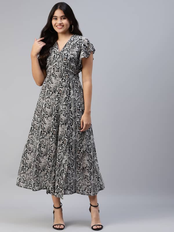 Buy Trendy Indian Wedding Dresses Online for Men  Women  Myntra