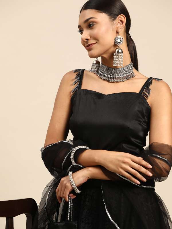 Jewellery with outlet black lehenga