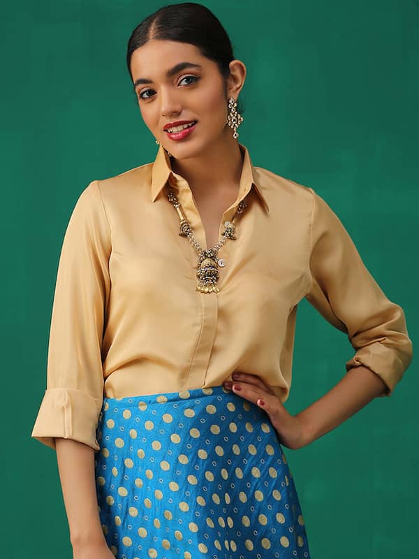 Konkona Sen gracefully pulls off the unconventional shirt saree look!