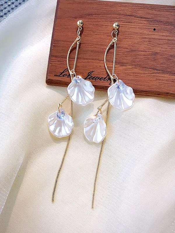 Johareez Designer Silver Tone Fashion Dangle Earrings For Women Embedded With White Stone 6474666.htm Buy Johareez Designer Silver Tone Fashion Dangle Earrings For Women Embedded With White Stone 6474...