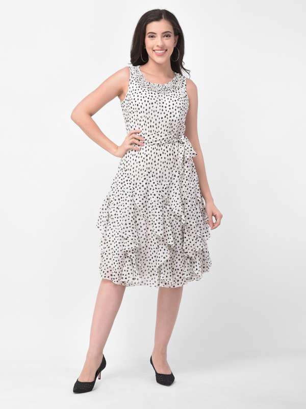 Shantanu and nikhil dresses online cheap