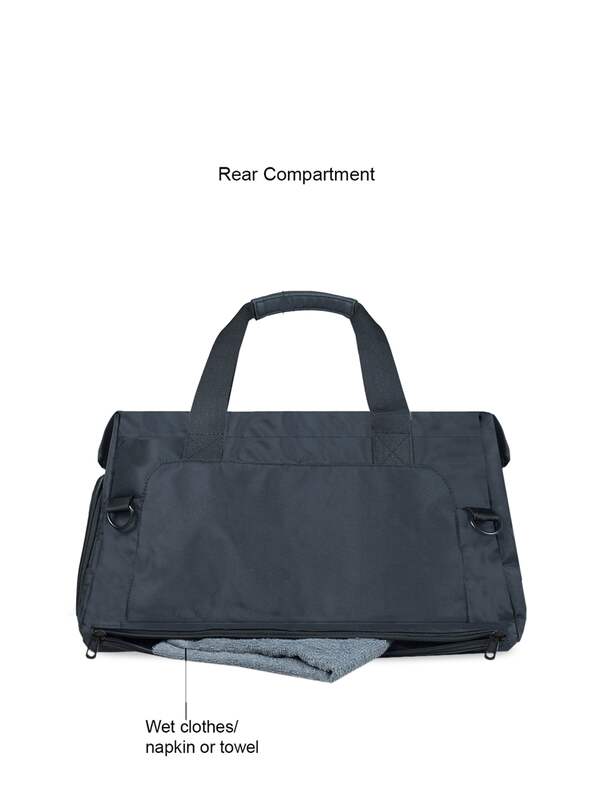 Casual Attitude Ogara Sports Bag in Black for Men Mens Bags Gym bags and sports bags 