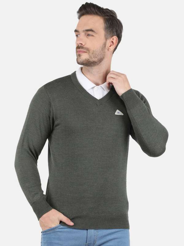 Monte Carlo Green Solid V Neck Sweater - Buy Monte Carlo Green Solid V Neck  Sweater online in India