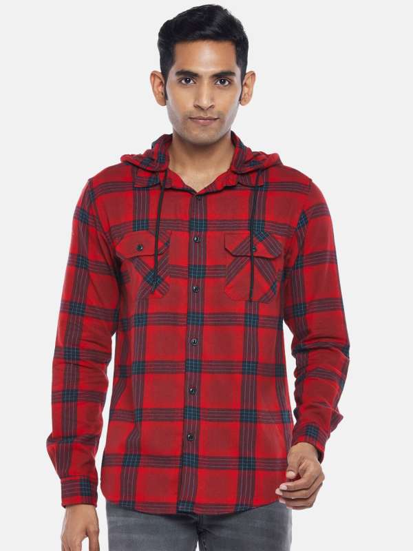 Red check outlet hooded shirt