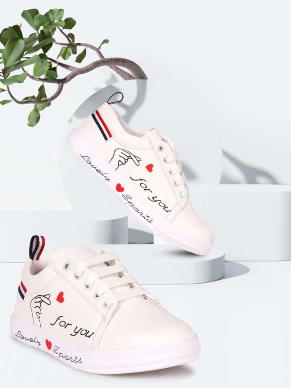 Casual shoes hotsell below 3