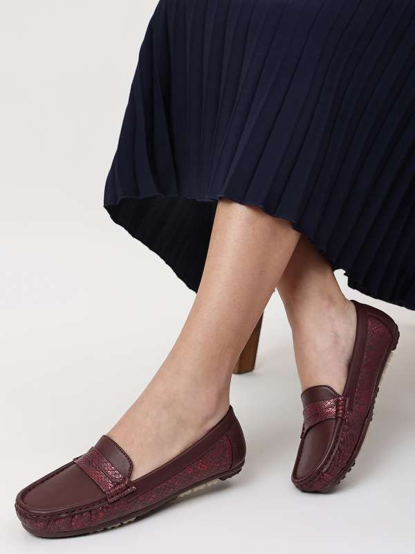 Burgundy deals flat shoes