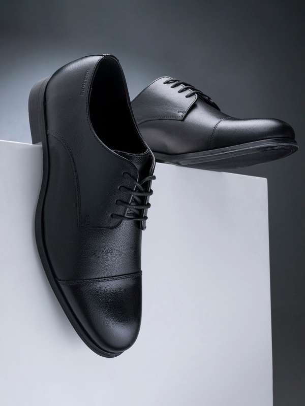 Red tape black leather shop formal shoes