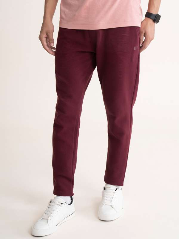 Nike deals joggers myntra