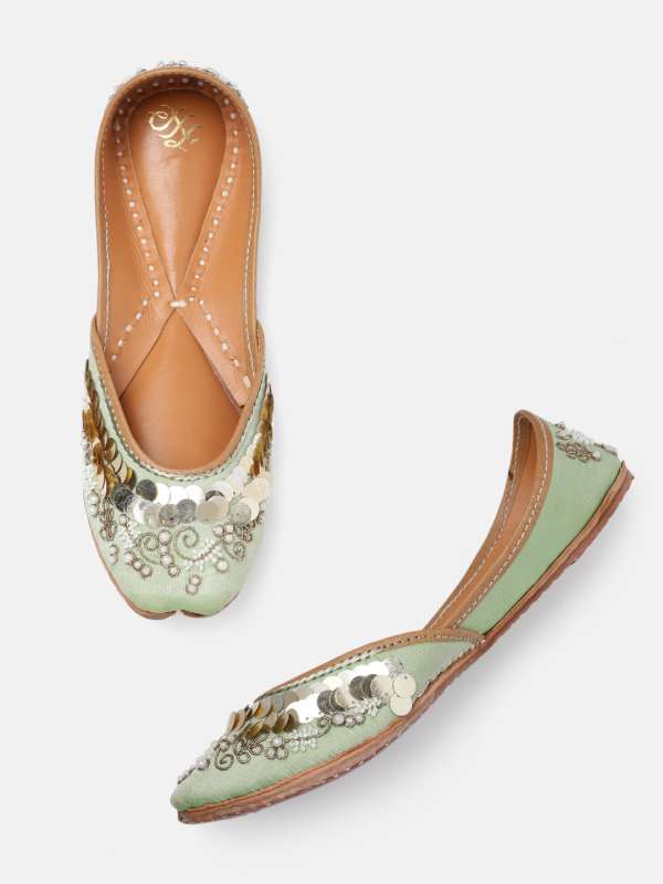 Myntra mojaris hot sale