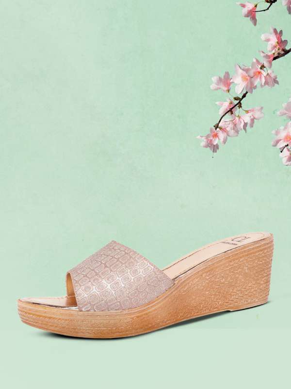 Womens rose top gold crocs