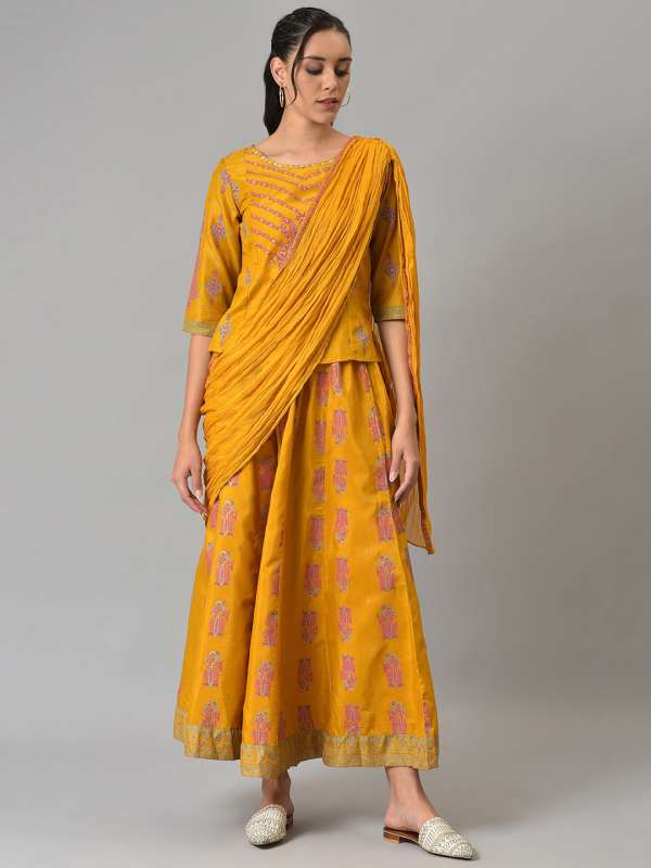 W hot sale suits online