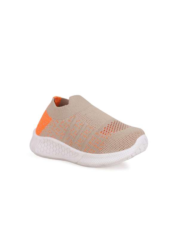 Girls top orange shoes