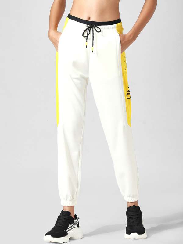 Track pants hot sale for women myntra