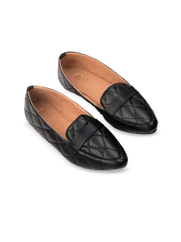 Street style store store black flats