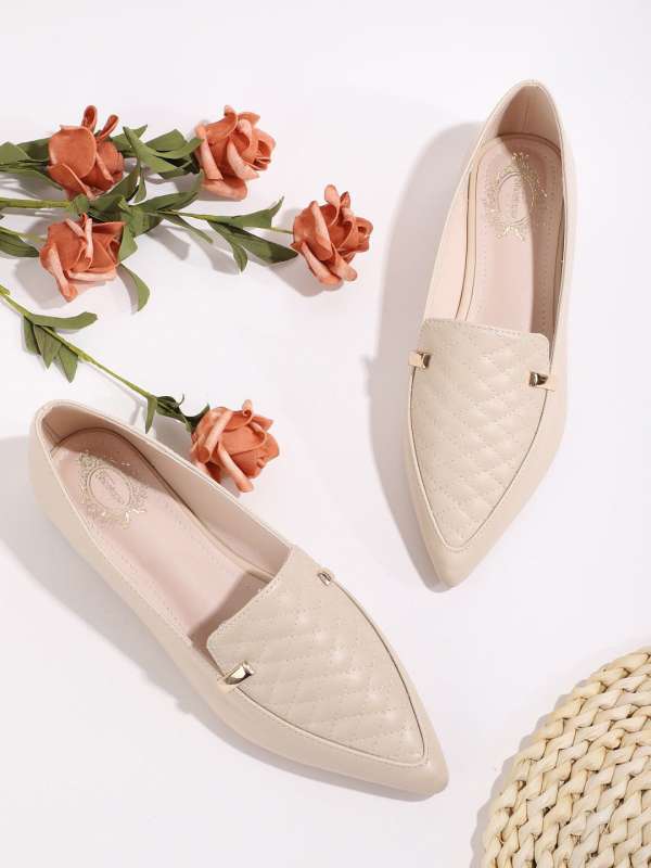 Shoetopia flats hotsell