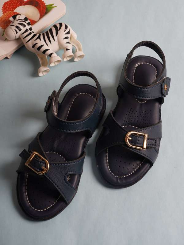 Vsco girl on sale buckle sandals