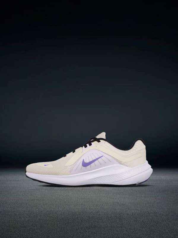 Nike shoes 1500 price clearance
