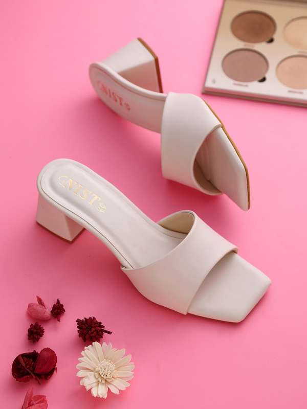 White chunky best sale heels closed toe