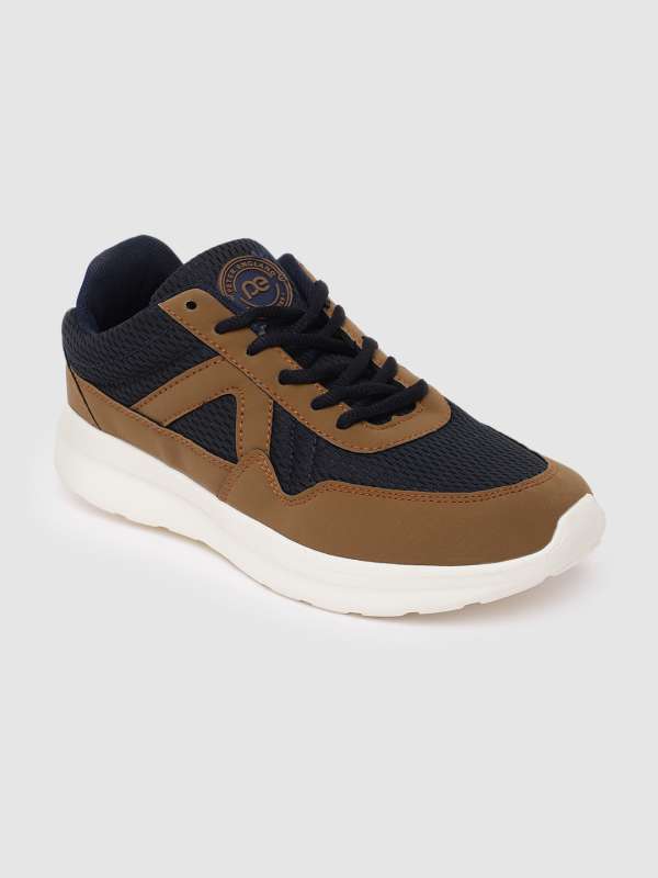Peter england footwear store