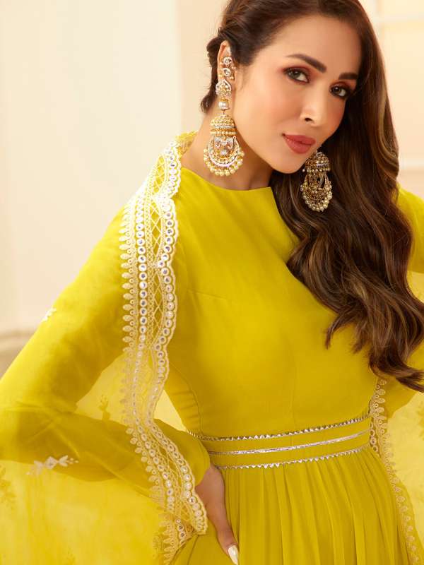 Discover 70+ earrings with yellow kurti best - POPPY