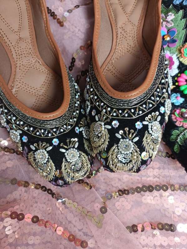 Flat shoes new arrivals black colour